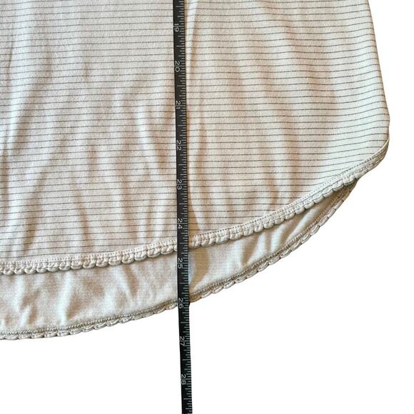 Lululemon 105 F Singlet Tank Top Gray Scalloped Edge Racerback Size 6/8 724G - Picture 11 of 11